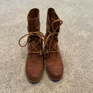 Sorel Joan by of Arctic Wedge II Boots - size 8.5